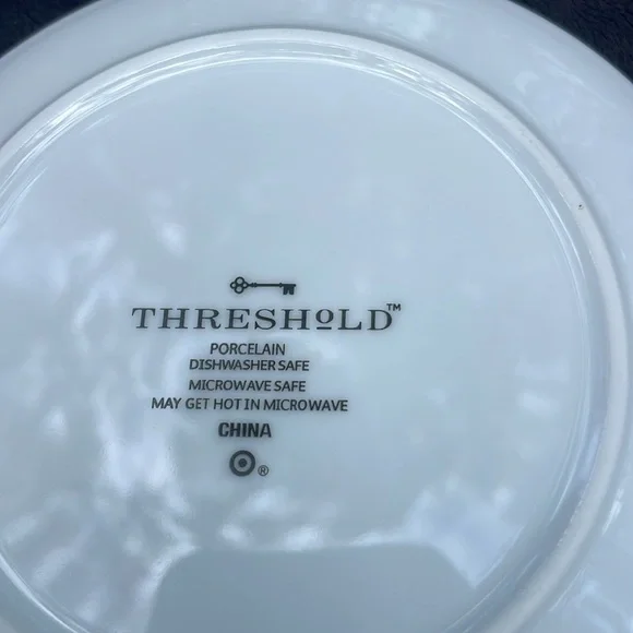 Threshold -  4 Porcelain Dinnerware Dish Plate Set Dish NWOT - Picture 6 of 7